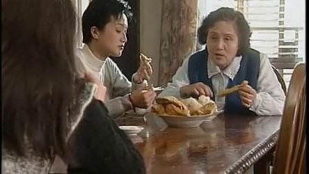 生下女兒後，婆婆總給我吃剩飯，緣由竟是當初彩禮要得多