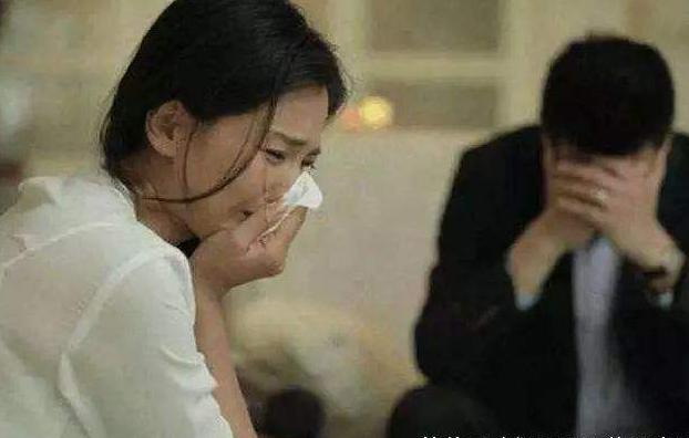 婆婆抬手就給了我一巴掌，她說：「生不出孩子就別賴在我家不走」