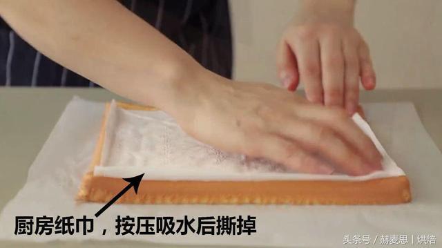 只要「卷一卷」，馬上粉嫩爆棚！教你卷出一個櫻桃奶油豎層蛋糕