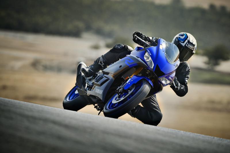 倒叉、下置分離把搭載，2019 YAMAHA YZF-R3泰國發表