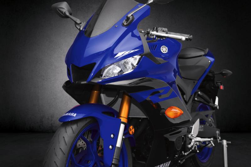 倒叉、下置分離把搭載，2019 YAMAHA YZF-R3泰國發表