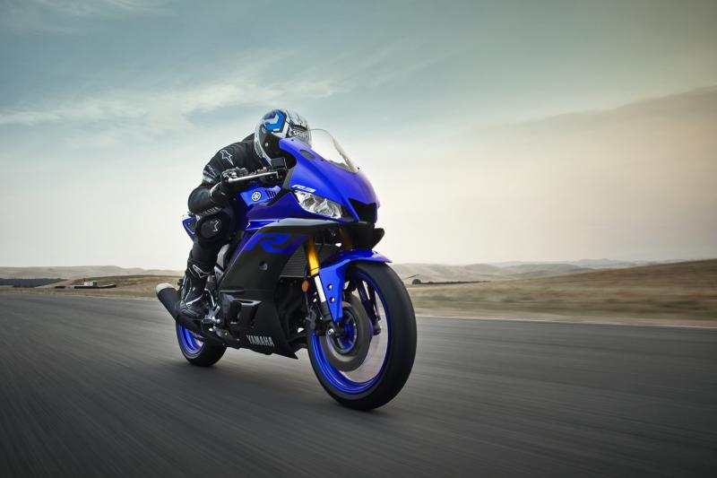 倒叉、下置分離把搭載，2019 YAMAHA YZF-R3泰國發表