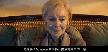 洗手台太高！　老人雙手捧水給狗狗喝　溫柔關切：還會不會渴？