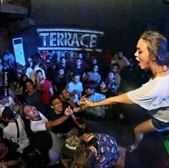 28張讓「當事人清醒後尷尬得超想死的」各種奇葩夜店照片！