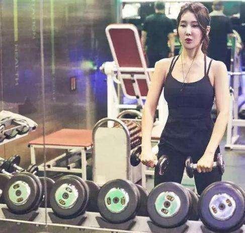 逆天的50歲韓國大媽，和女兒合影卻被誤以為是妹妹