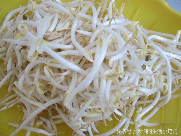 衣服過一個季節拿出來全發霉... 大伯教我幾個土方法，「去除霉斑」乾淨溜溜！