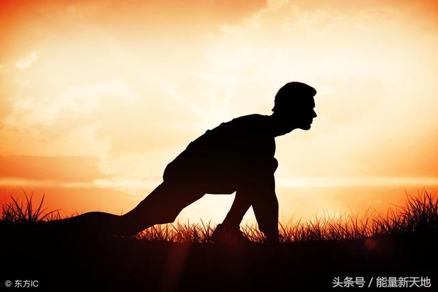 別人瞧不上你，你就越要努力，別人打擊你，你越要做出成績來