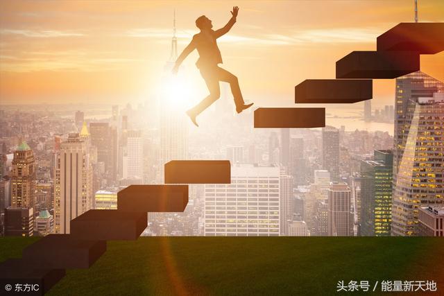 別人瞧不上你，你就越要努力，別人打擊你，你越要做出成績來