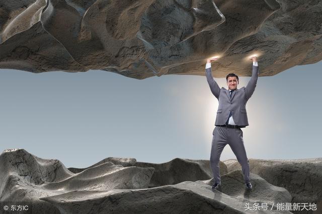別人瞧不上你，你就越要努力，別人打擊你，你越要做出成績來