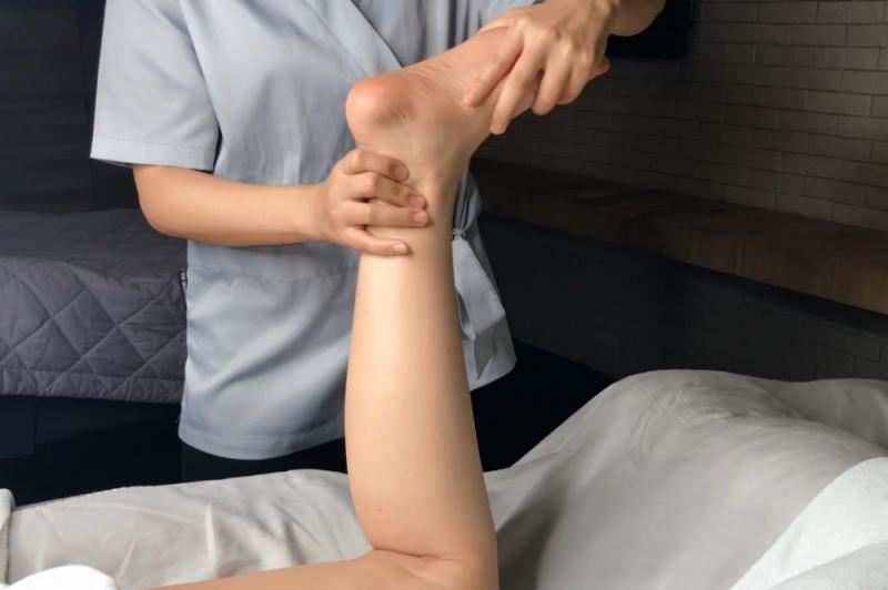 每到下午腳就腫了一圈，解救腫腫腿的超簡單居家按摩得馬上學起來