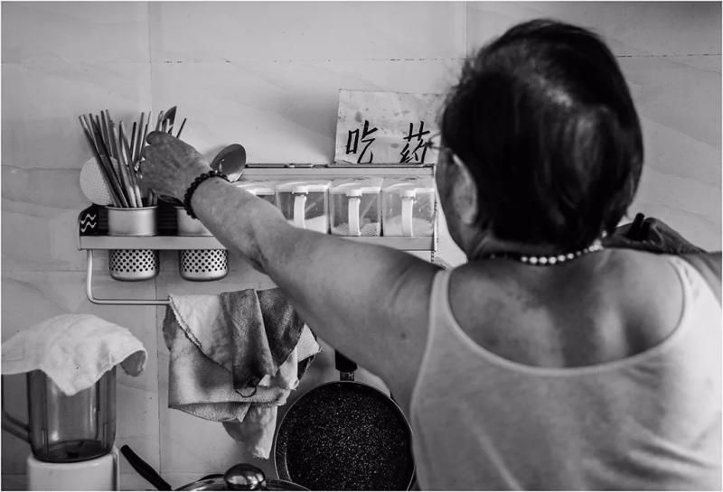 愛的力量：相愛80年 彌留之際深情一吻 老伴奇蹟痊癒