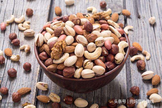 強烈推薦8種食物，常吃預防老年痴呆！不再擔心成兒女的拖累