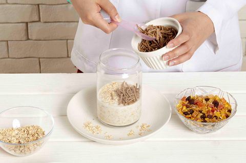 懶得起床做早餐，像這樣美味又時髦的【隔夜燕麥罐】學起來！