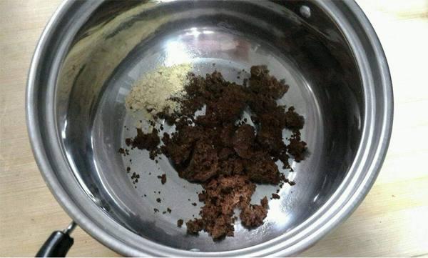 女性堅持每天喝一碗它，排齣子宮廢物，淡化色斑，腰也細了不少
