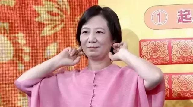 耳後一個窩，每天堅持按10秒，降糖調氣血，有效預防併發症！