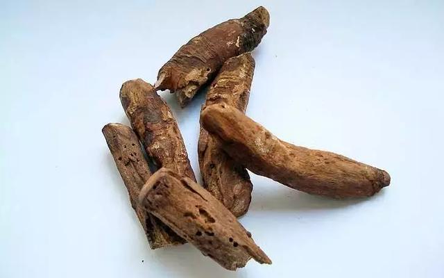 耳後一個窩，每天堅持按10秒，降糖調氣血，有效預防併發症！