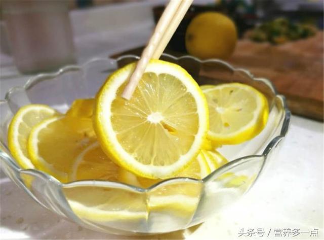 生薑和它泡水喝，等於跑步1小時，濕毒不見了，小肚子平坦了
