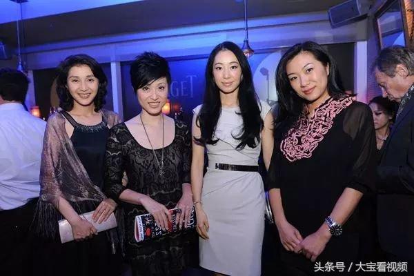最丑港姐冠軍談了12年戀愛，網友：終於嫁人了！