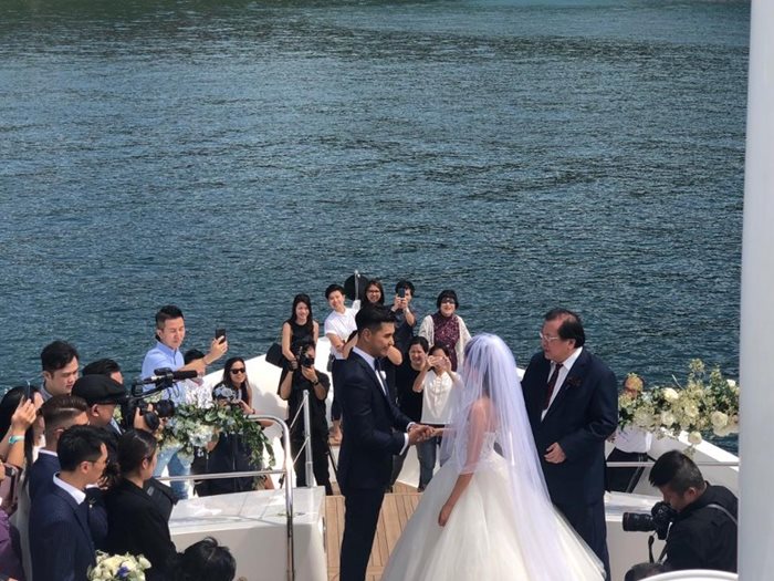 【陳展鵬大喜之日】船上交換婚戒！浪漫誓言：守在旁遮風擋雨