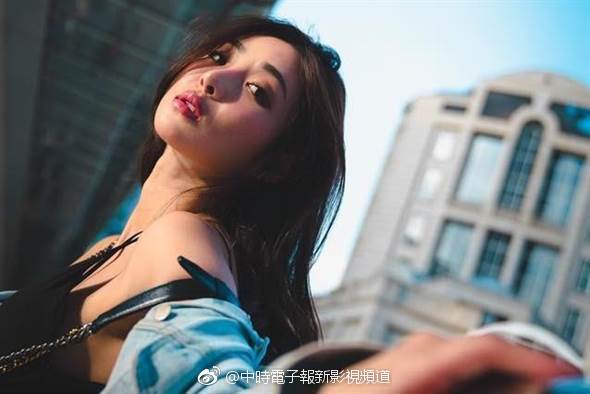 【獨家／女星遭電棒熱吻臉頰險毀容】