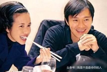 56歲星爺不婚，長嘆一聲說出原因：她都不在了，網友：自食其果!