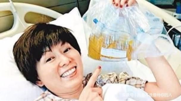56歲星爺不婚，長嘆一聲說出原因：她都不在了，網友：自食其果!