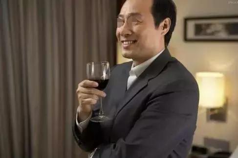老公是上市公司老闆，婆婆卻天天撿瓶子賣，聽鄰居的話俺差點吐血
