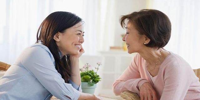 婆婆淩晨上完廁所從來不關燈，我嫌費電去埋怨，推開門我泣不成聲