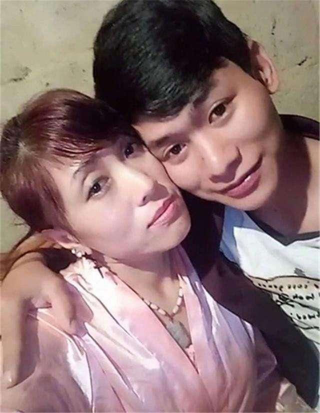 40歲婦女的二婚丈夫才19歲，兩人站一起像母子，婚後男孩很黏她