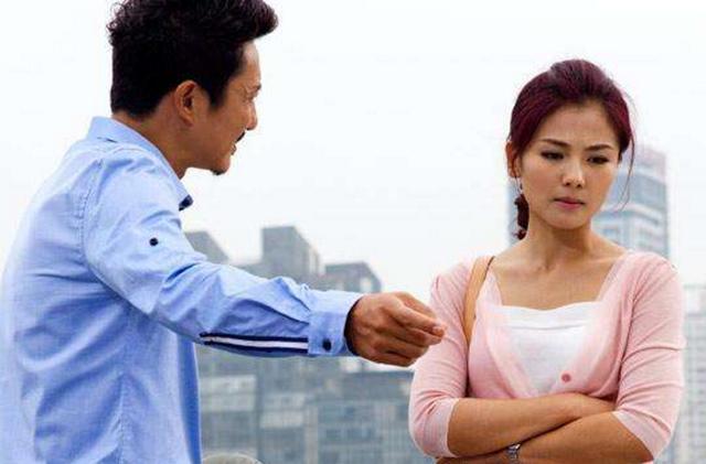 小姑子未婚先孕回家住，我天天伺候她，兩個月後我跟丈夫提出離婚