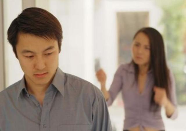 母親生病我寄1萬，接到母親的電話後，我決定和妻子提出離婚