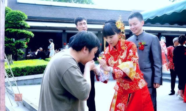 我月入兩萬，每月給我媽1000，結婚我媽把錢給我，哥嫂不幹了