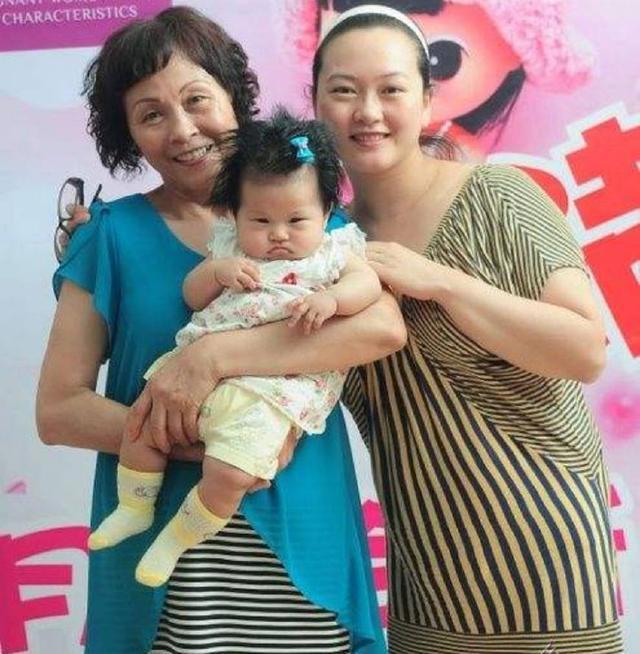 我坐月子，媽要我開工資才來照顧，三年後回娘家，我哭了媽笑了