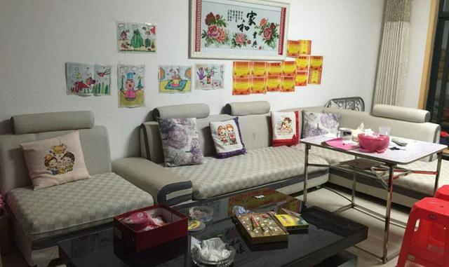 因家貧倒插門，農村母親進城看病住家裡，妻子的做法讓他熱淚盈眶