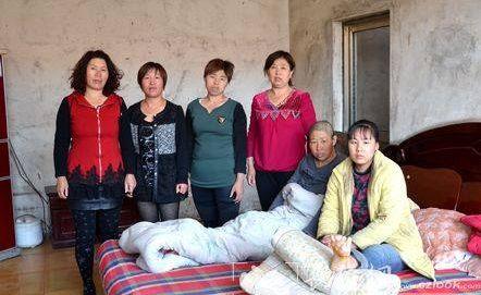 哥嫂分家要爸不要媽，我帶媽回家，幾個月後，我拿10000送她回去