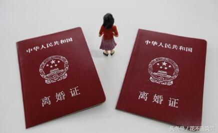 離婚三年，女子帶兒子去醫院，偶遇前夫，兒子說一話，前夫淚目