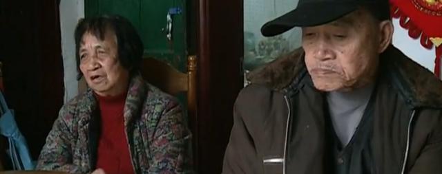 母親重病，兒子表示打死也不會回家看她，說沒有這樣的媽