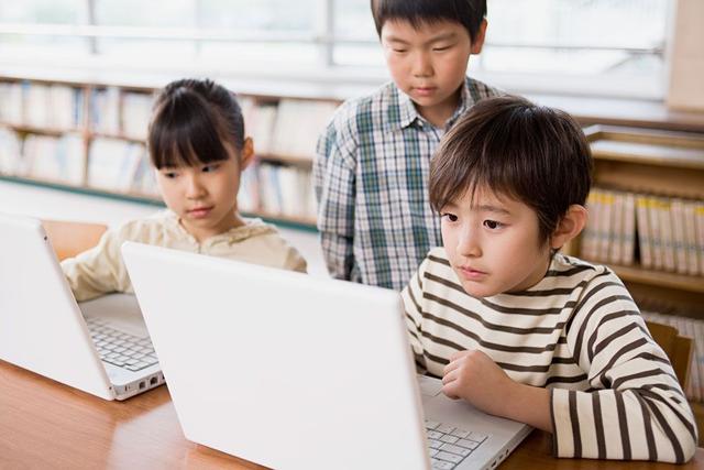 兒媳接我去她家生活，臨走時聽見她接電話，我立刻改變主意不去了