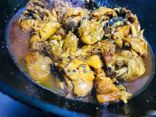 雞湯好喝，但是這做法雞肉不會柴，絕對是飯桌上最搶手的紅燒菜！