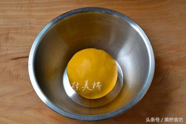 南瓜餅不放糖，多加一樣料，內軟糯，外酥脆，比賣的好吃幾倍