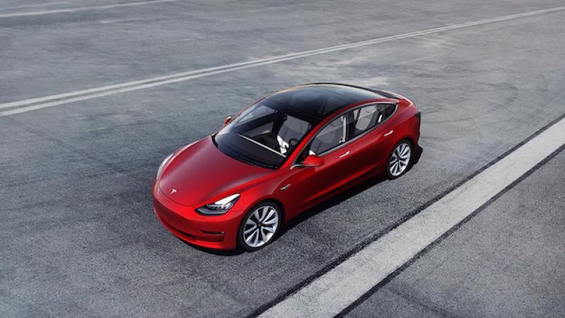 汽車越重一定越安全？美國官方撞測結果打臉這說法