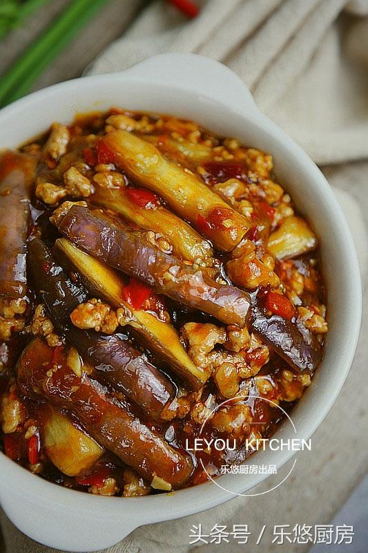 不過油，一樣可以做魚香茄子！吃起來不油膩、更下飯 ！