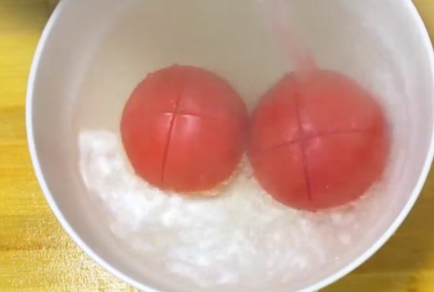 看似簡單的番茄雞蛋湯，原來也有竅門，這樣做原滋原味，營養不流失！