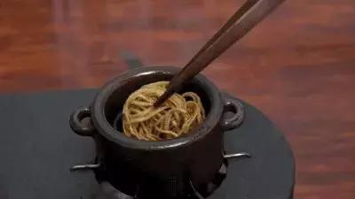 小哥哥還原宮崎駿動畫里的袖珍美食，270 萬粉絲看得直流口水！