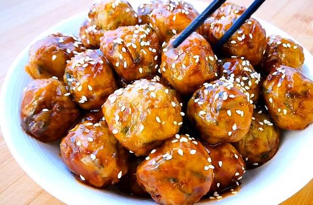 2個蘿蔔，一碗米飯，不用一滴水，教你做營養又美味的蘿蔔丸子~