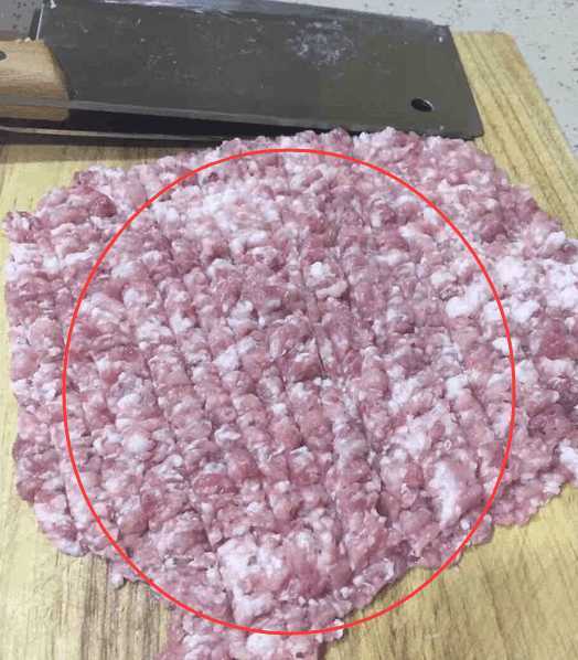 自從學了這個「餃子餡」秘方後，家人每次都誇我包的餃子好吃！一上桌就被搶光！ 