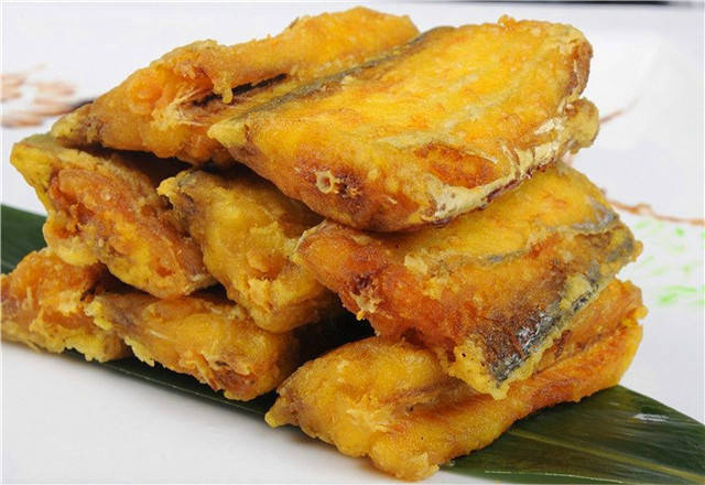 這樣炸出的帶魚，香酥可口，做法卻很簡單，可以試試