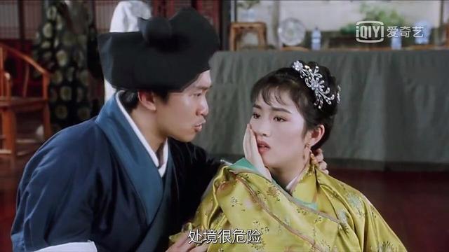 5個讓老司機看了都「嘿嘿怪笑」的超隱密「穿幫鏡頭」，#4 原來「唐伯虎點秋香」里竟然有這支！