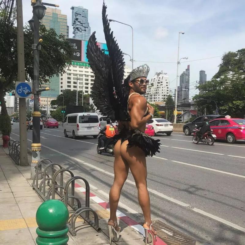 男人可以沒有錢，但是一定要騷