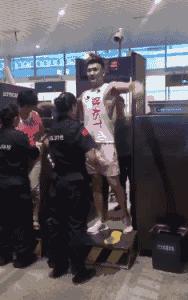男人可以沒有錢，但是一定要騷